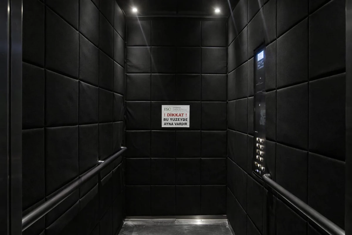 Asansör İçi Koruma Perdesi